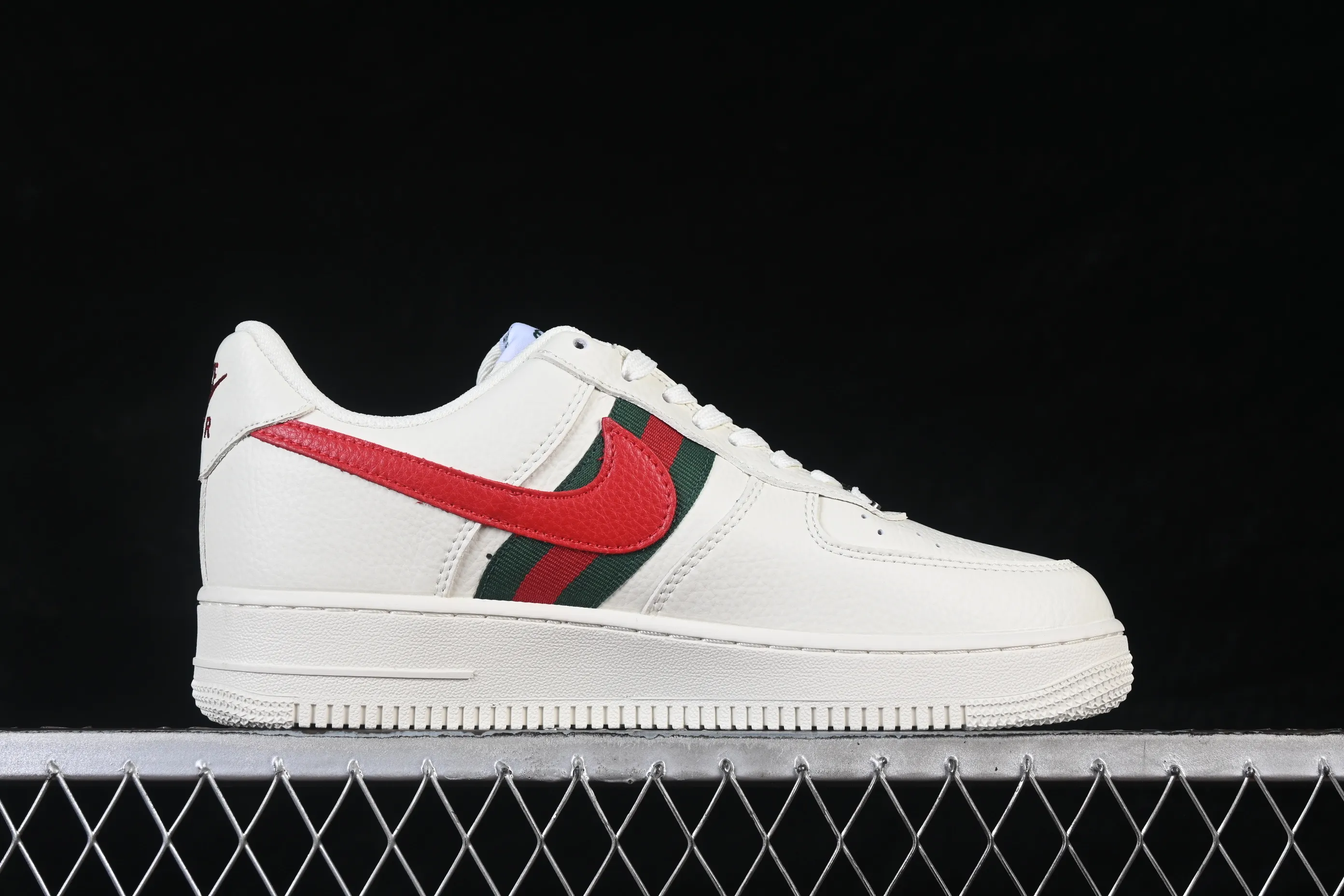 All categories Nk Air Force 1 Air Force series Nk Air Force 1 Low Air Force low-top Nike Air Force 1'07 Low Gucci co-branded white red green Air Force 1 low-top casual sneakers XY9025-015